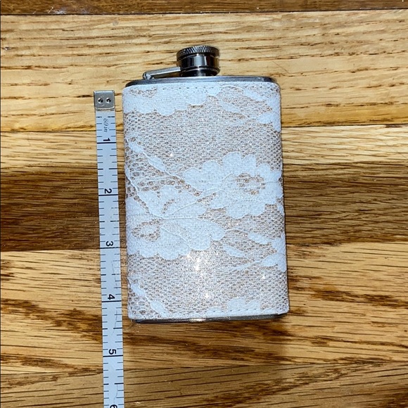 Lace Flask - 5oz - Picture 6 of 7